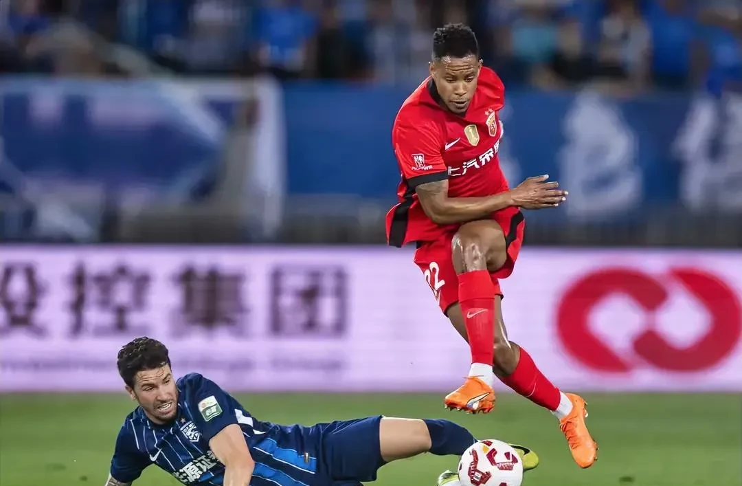 九游体育下载-里程碑夜！武汉三镇防线松动，西甲赛前刷纪录，压力陡增，年轻球员得到机会(东北不抵抗是谁的命令)